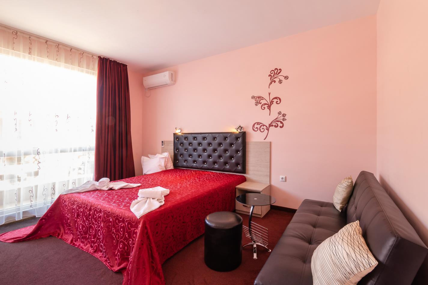 Hotel Zeus studio