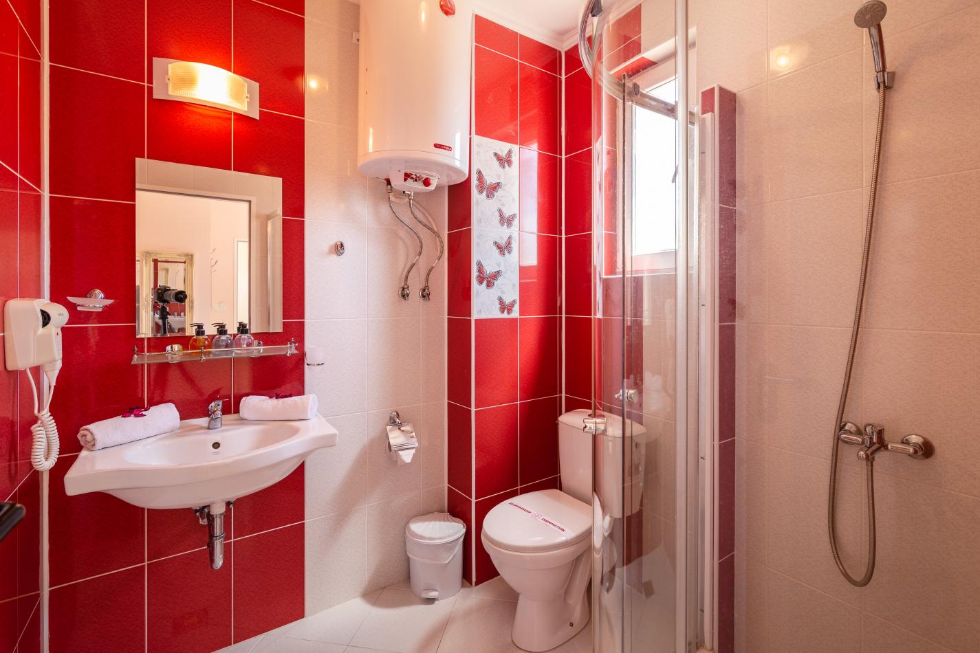 Hotel Zeus studio